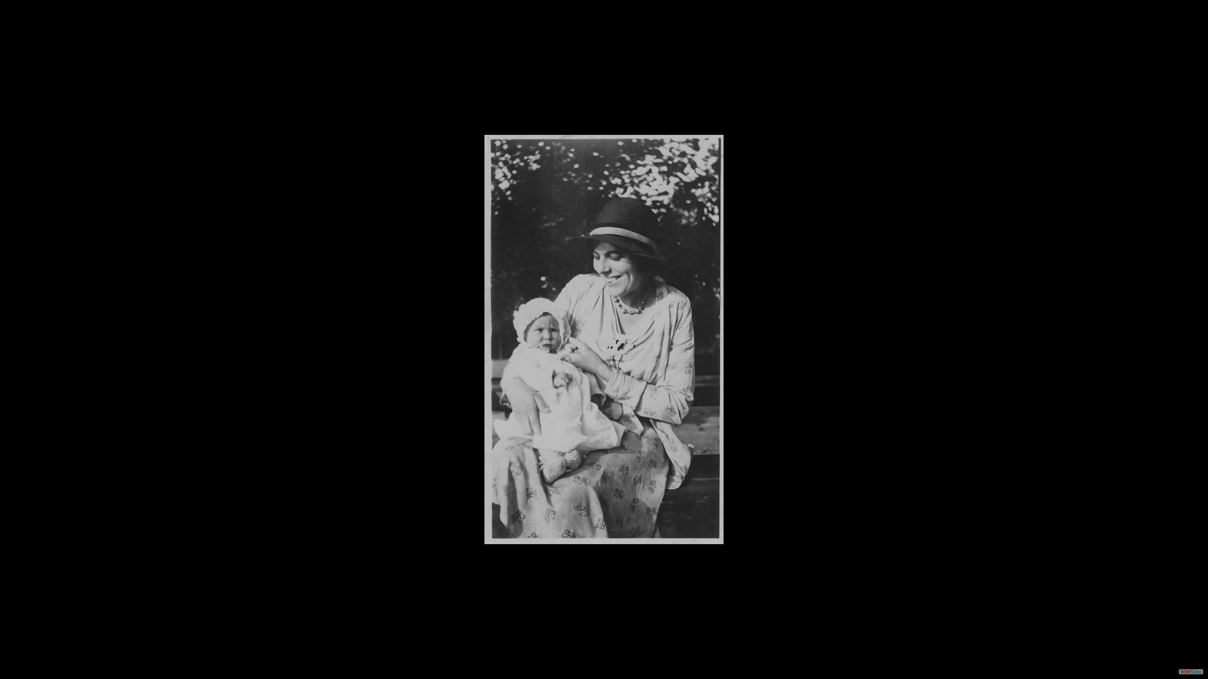 005-Violet Byrt & Phyllis Corlyon,1930